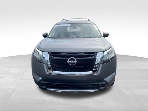 Used 2025 Nissan Pathfinder Platinum w/ Cargo Package FWD image 3