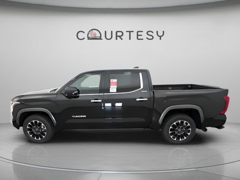 Used 2026 Toyota Tundra Limited w/ Power Package RWD image 4