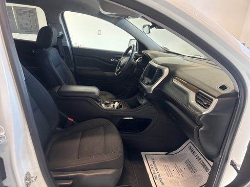Used 2023 GMC Acadia SLE w/ Driver Convenience Package image 32