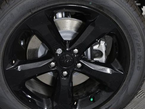 Used 2025 Jeep Grand Cherokee L Limited w/ Black Appearance Package image 7