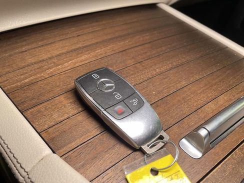 Used 2021 Mercedes-Benz GLE 350 4MATIC image 41