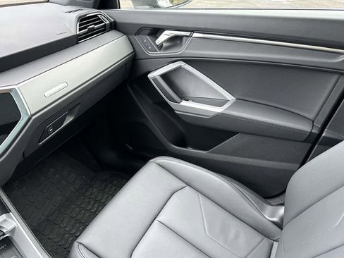Certified 2025 Audi Q3 2.0T Premium w/ Convenience Package image 36