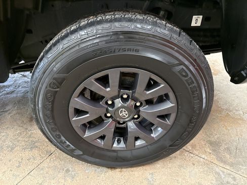 Used 2023 Toyota Tacoma SR5 image 18