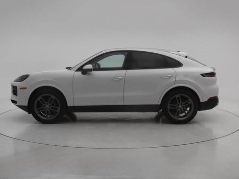 Used 2024 Porsche Cayenne Coupe image 2