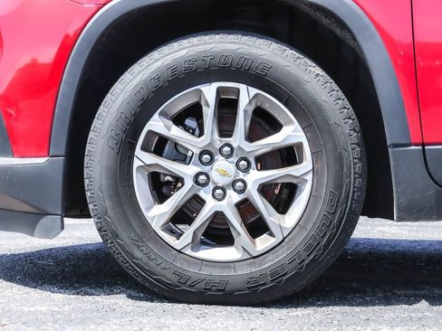 Used 2020 Chevrolet Traverse LT AWD/4WD image 16