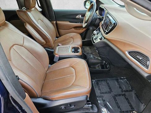 Used 2018 Chrysler Pacifica Limited w/ Tire & Wheel Group image 26