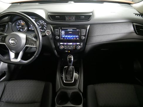 Used 2020 Nissan Rogue SV AWD/4WD image 10