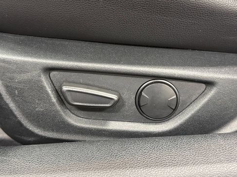 Used 2022 Ford Mustang Premium image 28