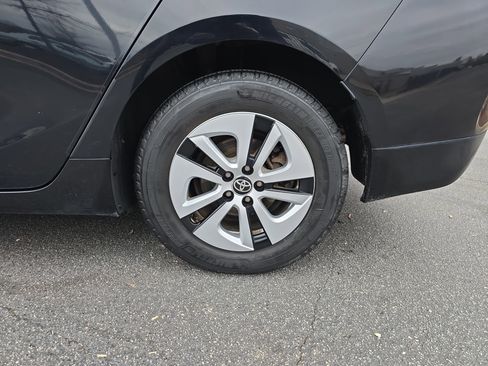 Used 2016 Toyota Prius Three image 35