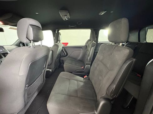 Used 2020 Dodge Grand Caravan SE FWD image 35