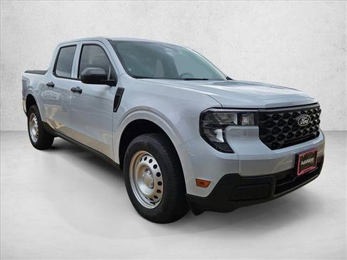 New 2025 Ford Maverick XL image 7