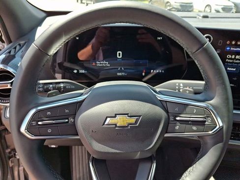 Used 2026 Chevrolet Equinox LT FWD image 19
