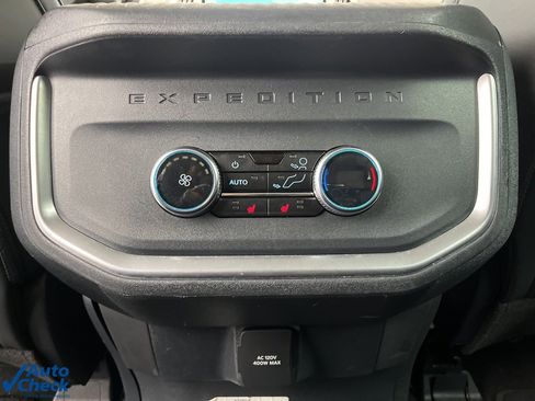 Used 2025 Ford Expedition Platinum image 28