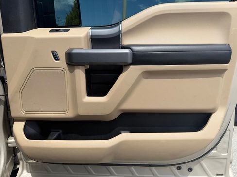 Used 2017 Ford F150 XLT w/ Equipment Group 302A Luxury AWD/4WD image 29