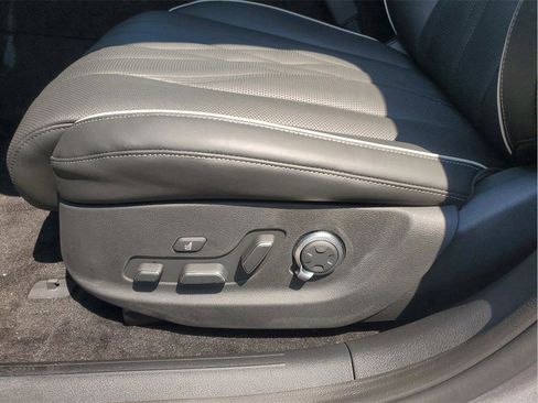 New 2023 Genesis G80 Base image 7