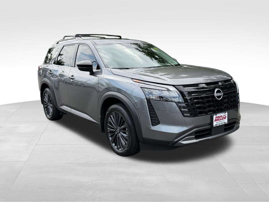 Used 2026 Nissan Pathfinder SL w/ SL Premium Package AWD/4WD image 4