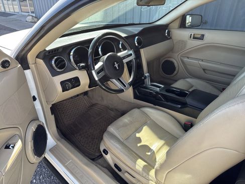 Used 2006 Ford Mustang Coupe image 2