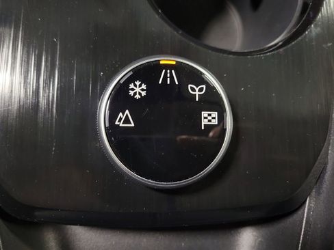 Used 2025 Nissan Rogue SV image 15