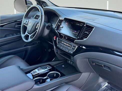 Used 2024 Honda Ridgeline Black Edition image 6