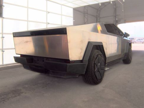 Used 2024 Tesla Cybertruck AWD Crew Cab image 8