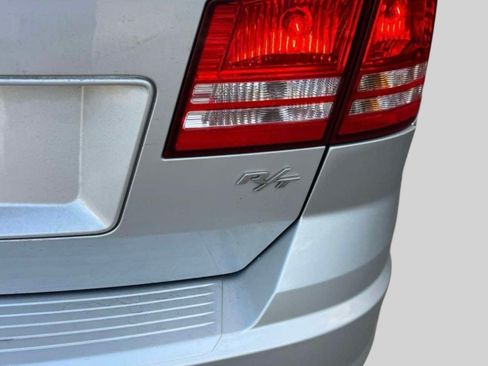 Used 2009 Dodge Journey R/T w/ Rear Seat Video Group FWD image 6
