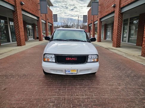 Used 2002 GMC Sonoma SLS w/ Marketing Option Pkg image 2