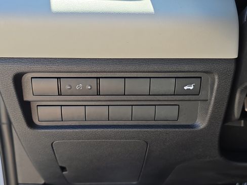 Used 2025 Mitsubishi Outlander SEL FWD image 31