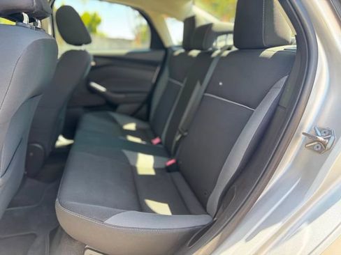 Used 2014 Ford Focus SE FWD image 27