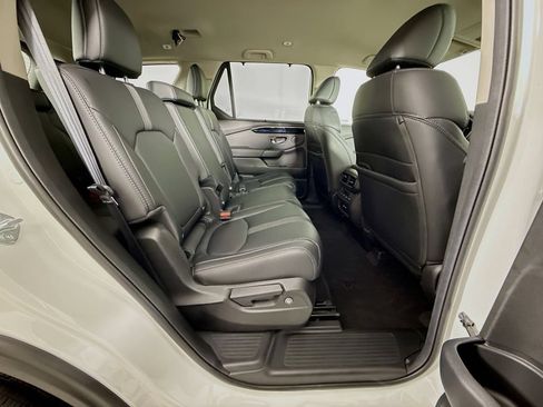 Used 2025 Honda Pilot EX-L image 27