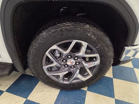 New 2026 GMC Sierra 1500 SLT w/ SLT Premium Plus Package image 10