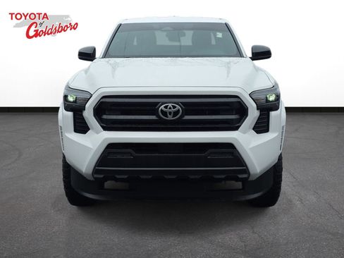 Used 2024 Toyota Tacoma SR AWD/4WD image 2
