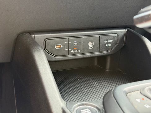 Used 2025 Kia K4 FWD image 23