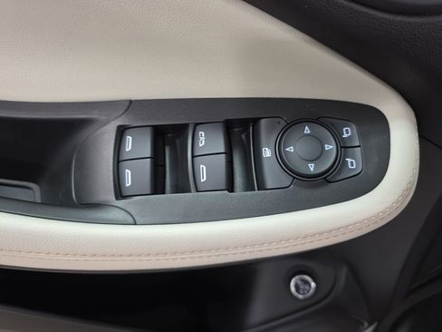 Certified 2024 Buick Encore GX Avenir w/ Avenir Convenience Package image 25