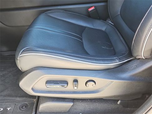 Used 2025 Honda Pilot Elite image 17