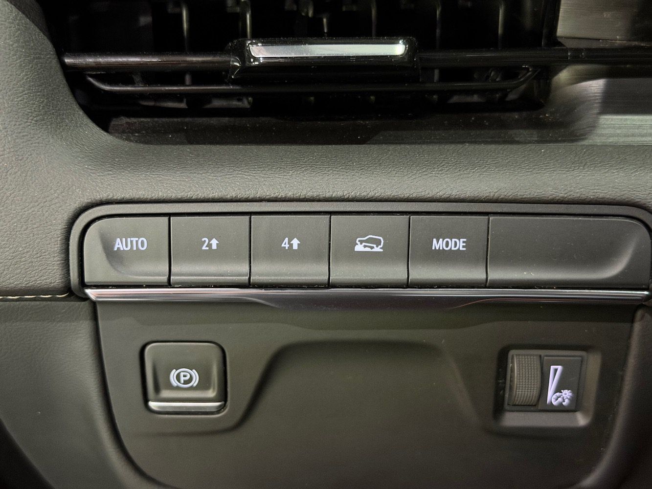 Used 2022 Cadillac Escalade Luxury AWD/4WD image 34