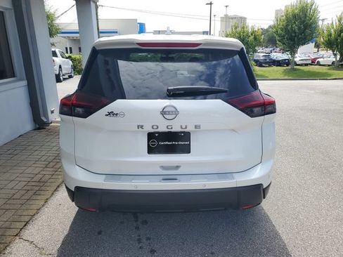 Certified 2026 Nissan Rogue SV FWD image 10