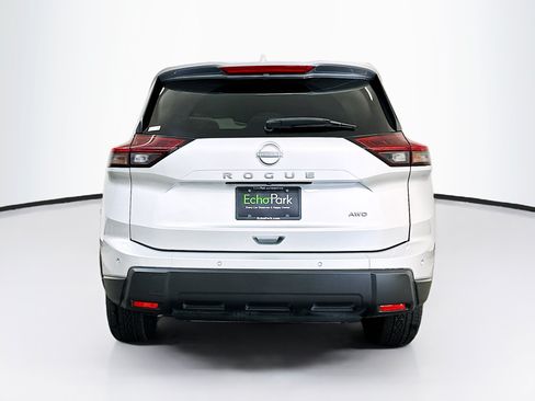 Used 2025 Nissan Rogue SV AWD/4WD image 7