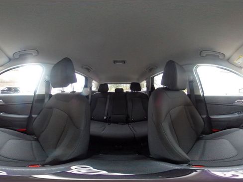 Used 2025 Kia Sportage LX image 42