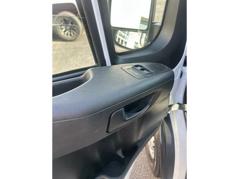 Used 2025 RAM ProMaster 2500 w/ U-Haul Equipment Group FWD image 11