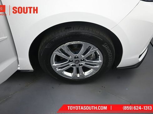 Used 2023 Toyota Sienna XSE w/ XSE Plus Package AWD/4WD image 38