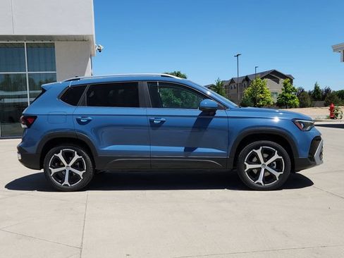 New 2026 Volkswagen Taos SEL AWD/4WD image 2