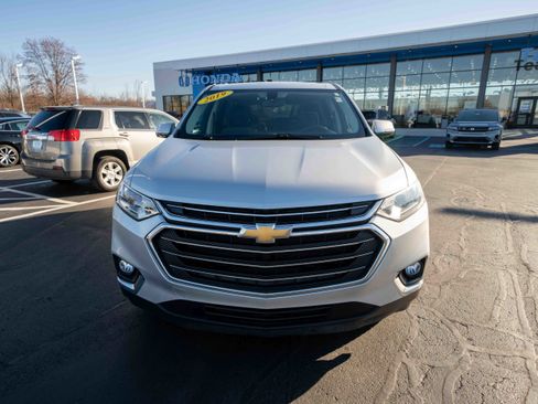 Used 2019 Chevrolet Traverse LT image 2