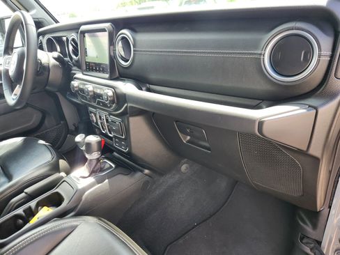 Used 2023 Jeep Wrangler Unlimited Sahara image 43