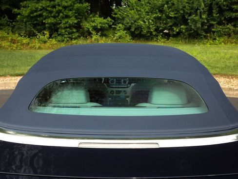 Used 2019 Rolls-Royce Dawn image 25