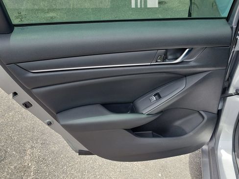 Used 2022 Honda Accord Sport image 9