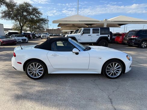 Used 2017 FIAT 124 Spider Lusso image 8