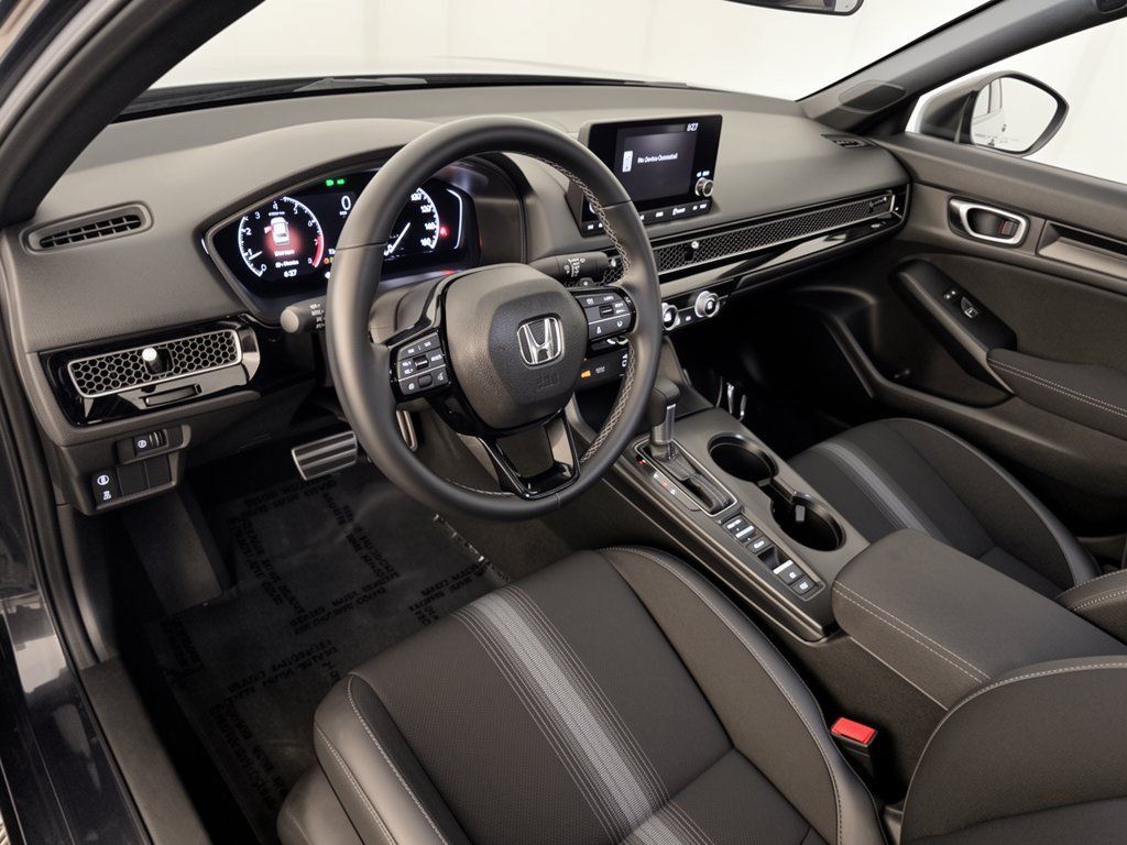 Used 2023 Honda Civic Sport image 4