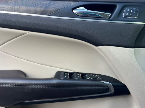 Certified 2019 Lincoln MKC Reserve w/ MKC Technology Package FWD image 13