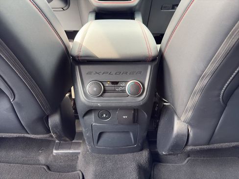 Used 2025 Ford Explorer ST-Line AWD/4WD image 19