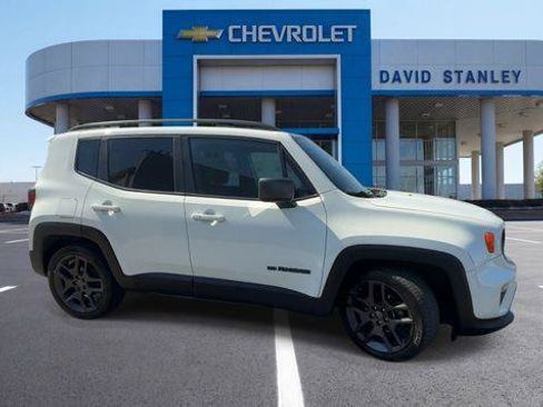 Used 2021 Jeep Renegade Latitude FWD image 9